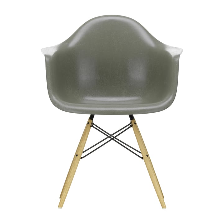 Eames Fiberglass Armchair DAW armlenestol - raw umber, askben - Vitra