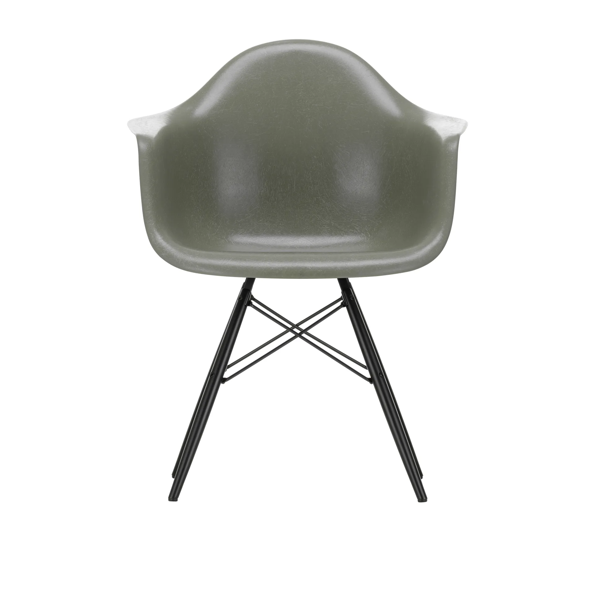 Eames Fiberglass Armchair DAW armlenestol, Raw umber-svartbeisede maple Vitra