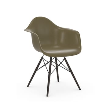 Eames Fiberglass Armchair DAW armlenestol - Raw umber-svartbeisede maple - Vitra