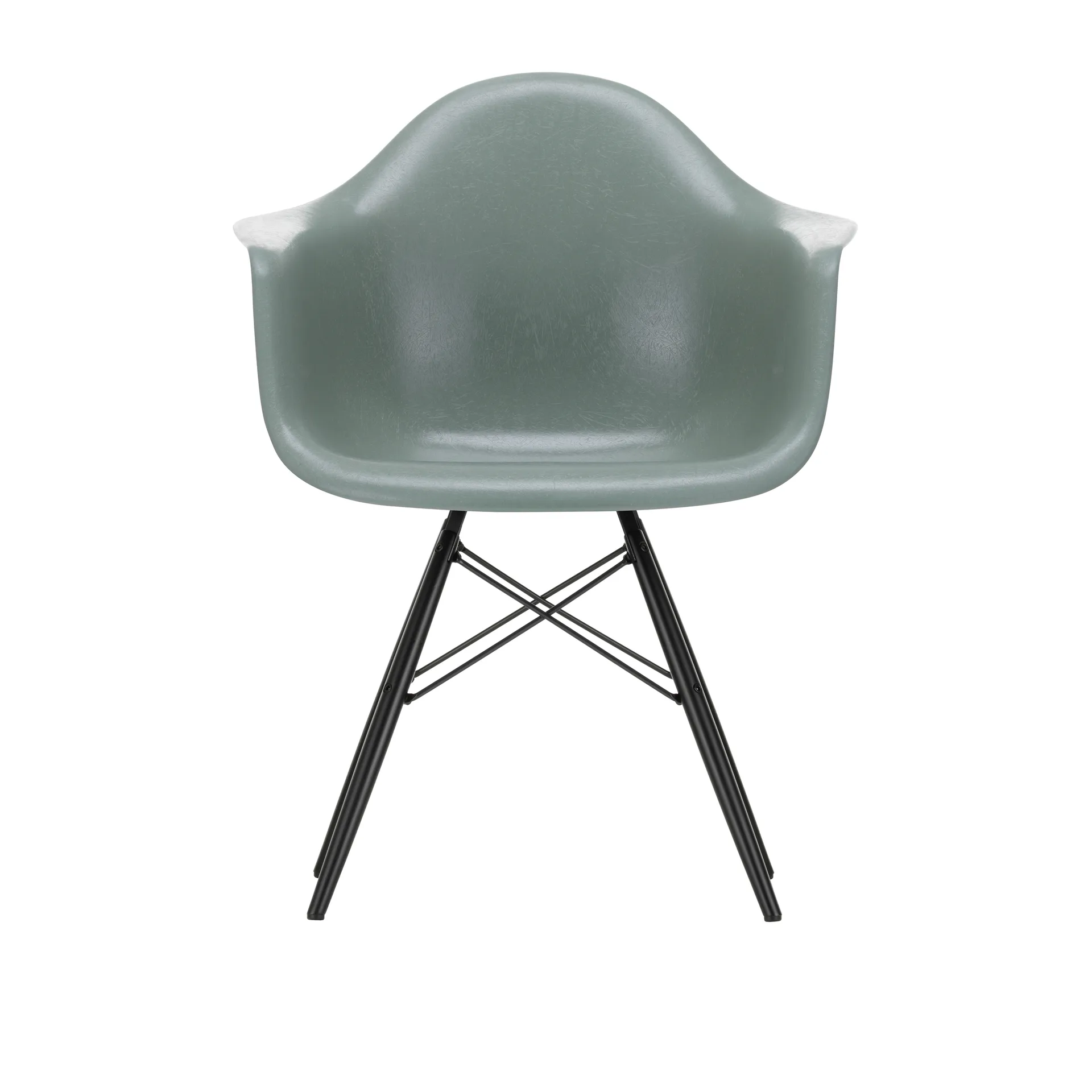Eames Fiberglass Armchair DAW armlenestol, Sea foam green-black lønn Vitra