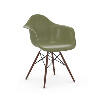Eames Fiberglass Armchair DAW armlenestol - Sea foam green-dark maple - Vitra
