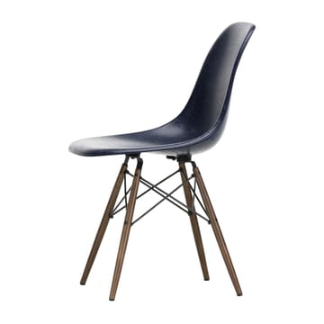 Eames Fiberglass Chairs DSW stol - navy blue, brunbeisede lønnben - Vitra