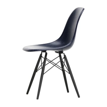 Eames Fiberglass Chairs DSW stol - Navy blue-svartbeiset lønnben - Vitra