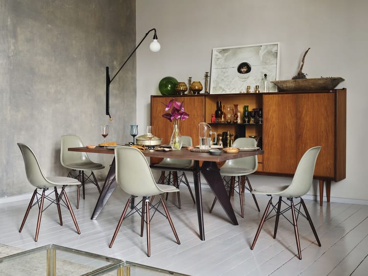 Eames Fiberglass Chairs DSW stol, ocker mørk, svartbeiset lønnben Vitra