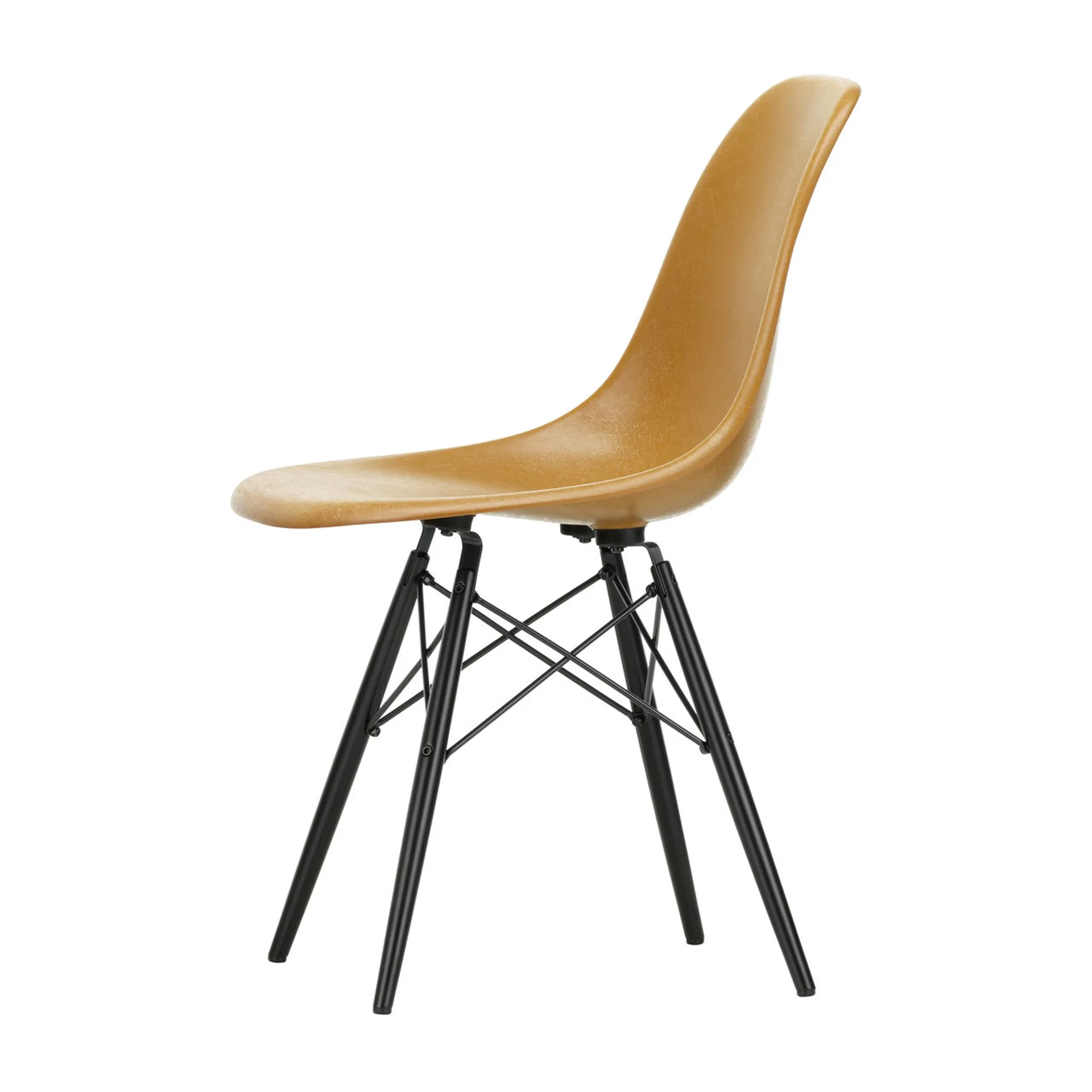 Eames Fiberglass Chairs DSW stol, ocker mørk, svartbeiset lønnben Vitra