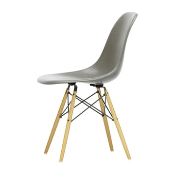 Eames Fiberglass Chairs DSW stol - raw umber, lønnben - Vitra