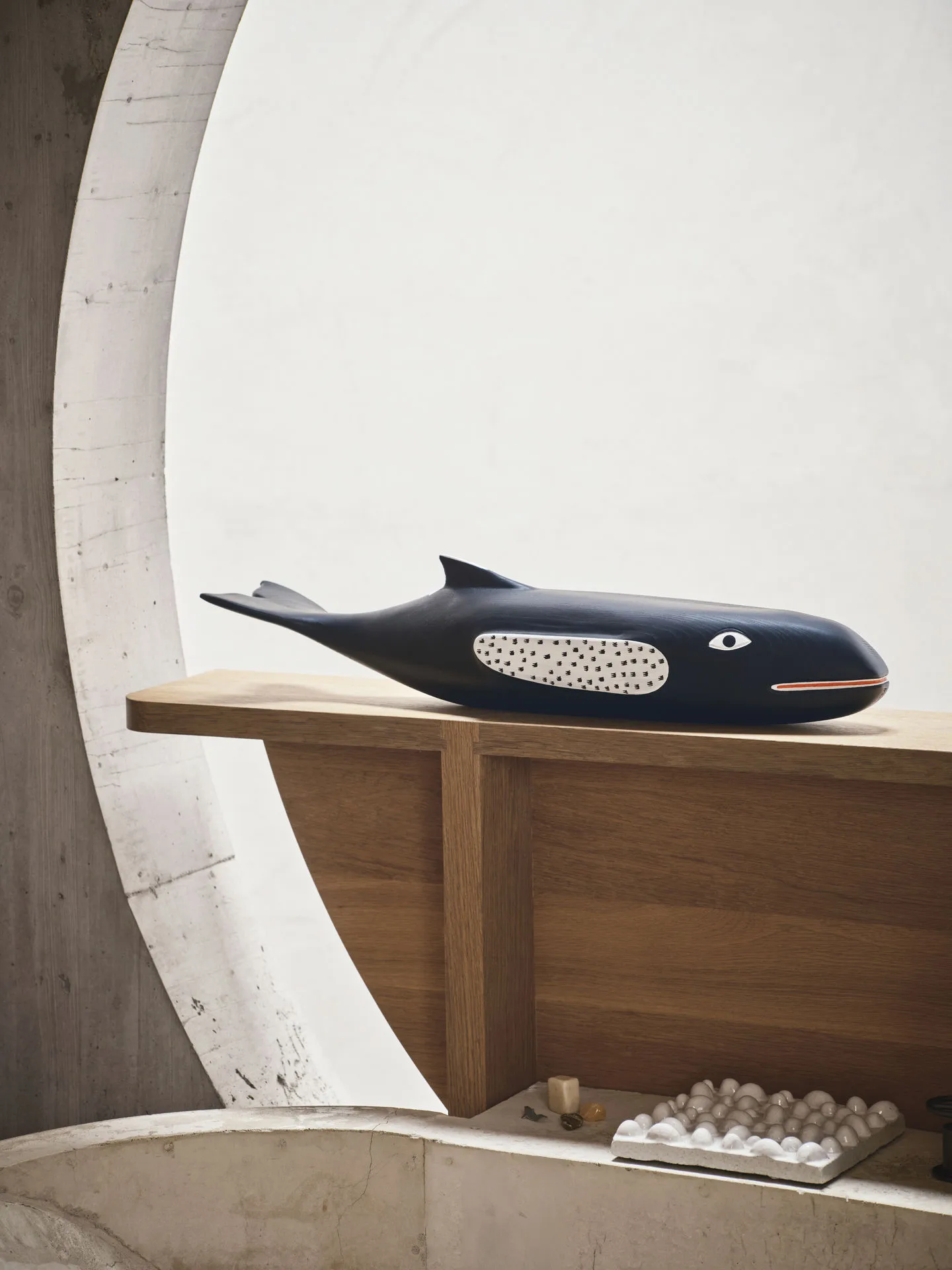 Eames House Whale treval, Lakkert ask Vitra