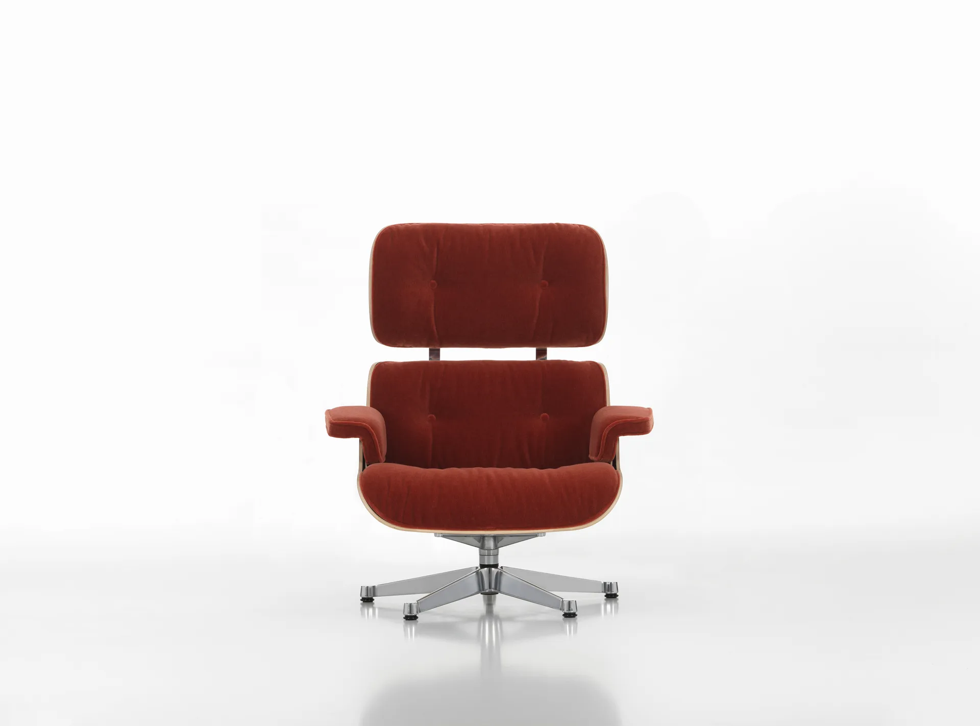 Eames Lounge Chair & Ottoman new dimension, 07 Brandy-28 cherry natural-pol. steel Vitra