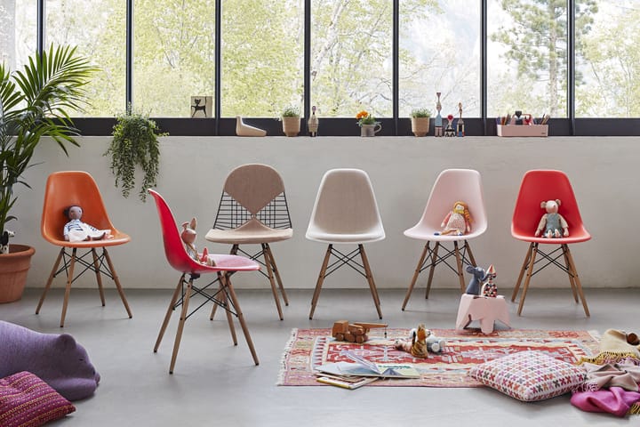 Eames Plastic Side Chair RE DSW stol, 41 pale rose-ask Vitra