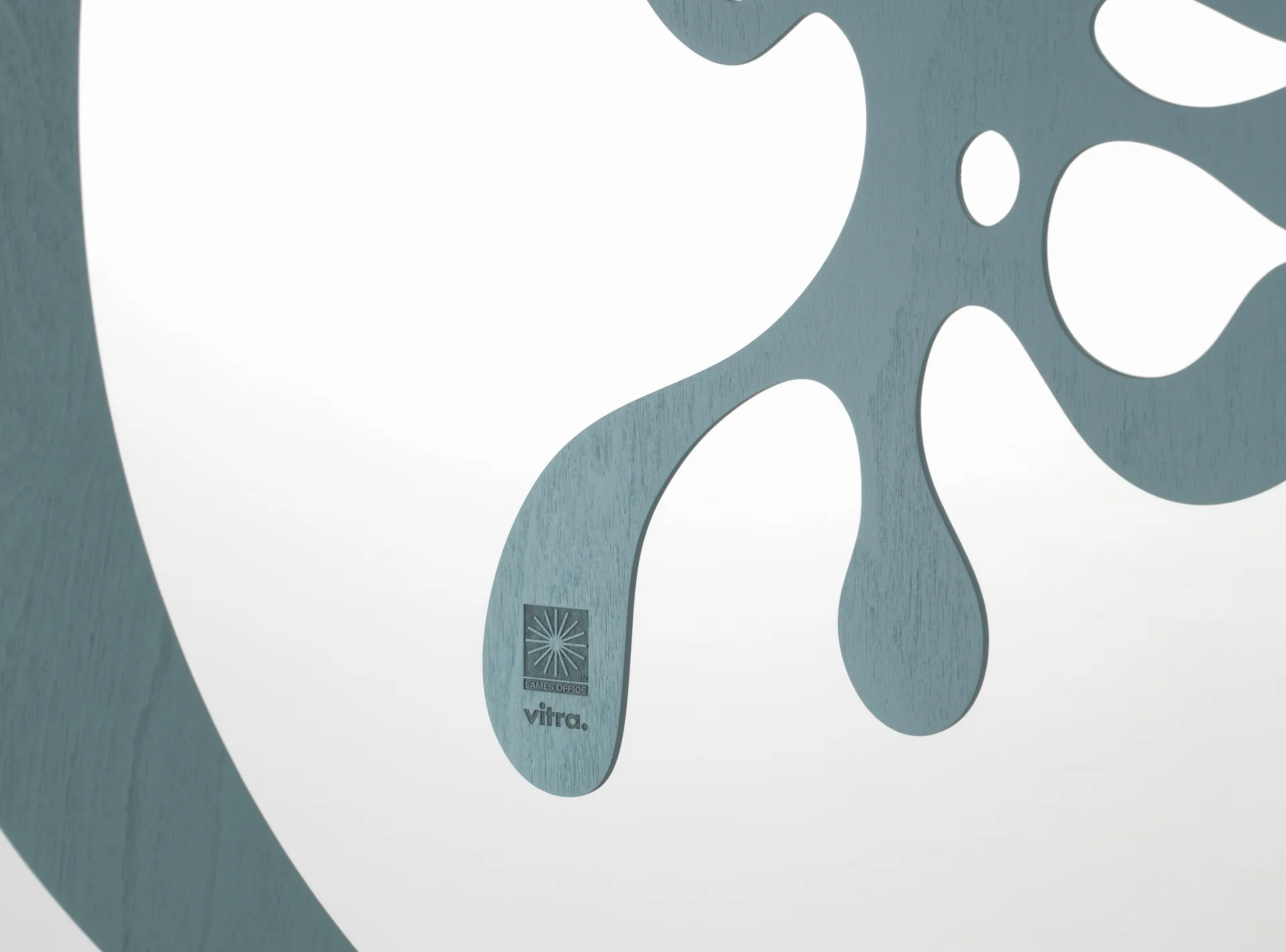 Eames plywood mobile modell AL, Ice grey Vitra