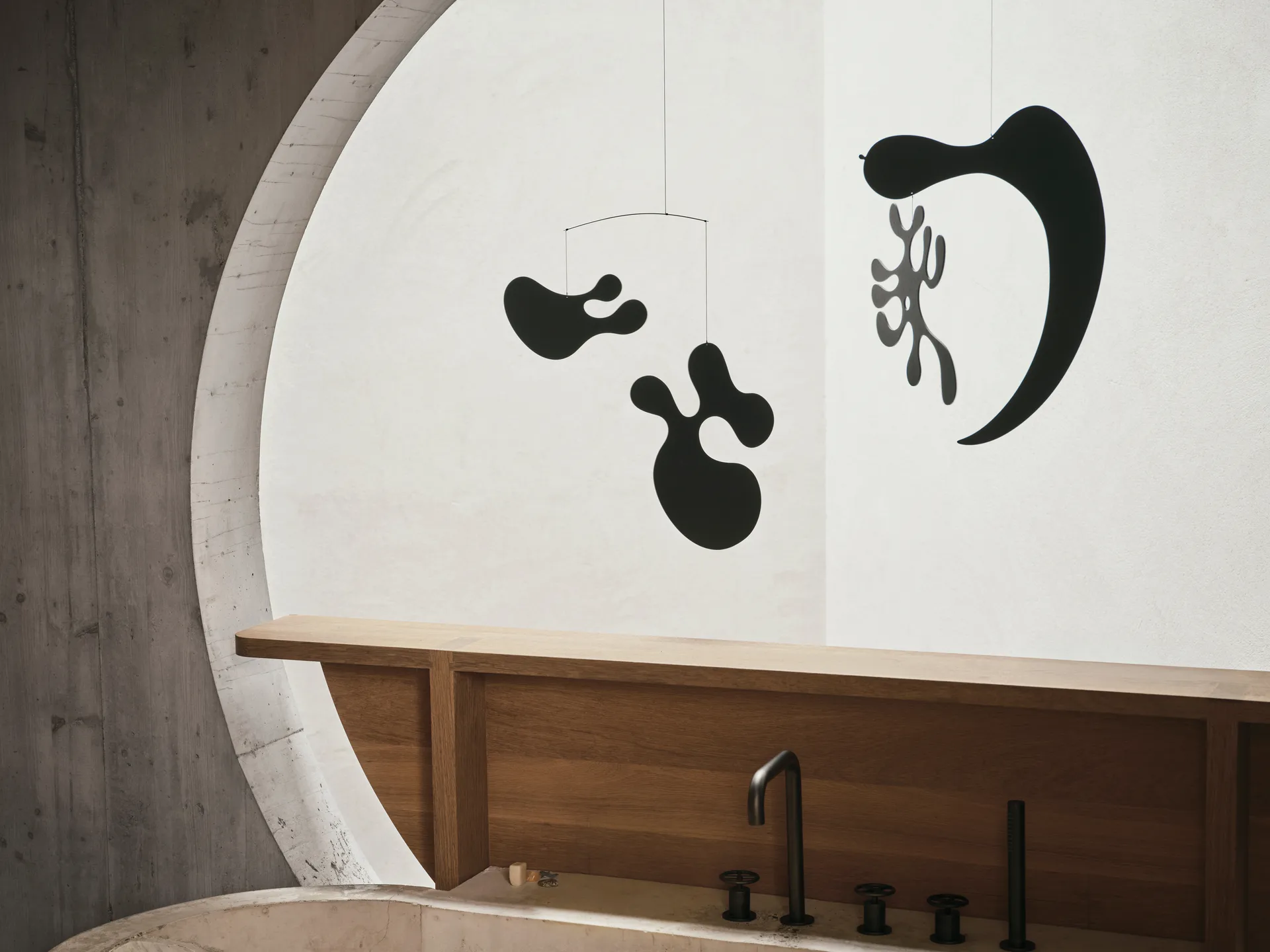 Eames plywood mobile modell AL, Svart Vitra