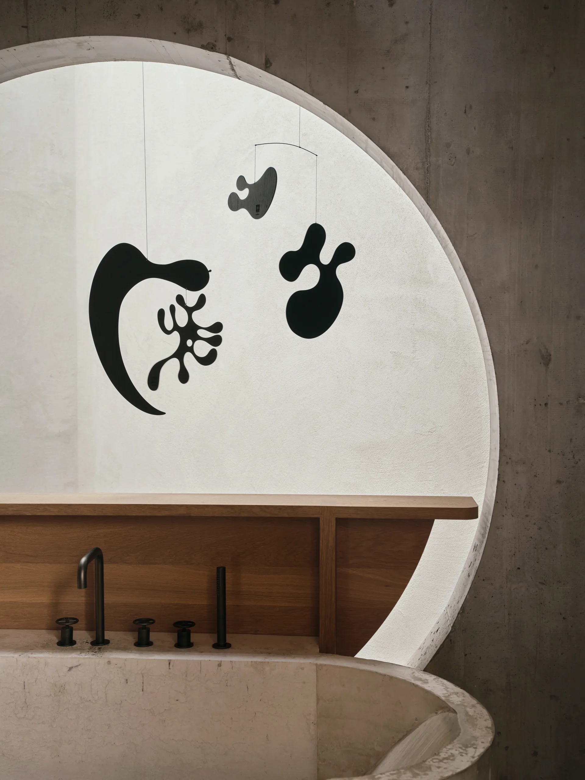 Eames plywood mobile modell C, Svart Vitra