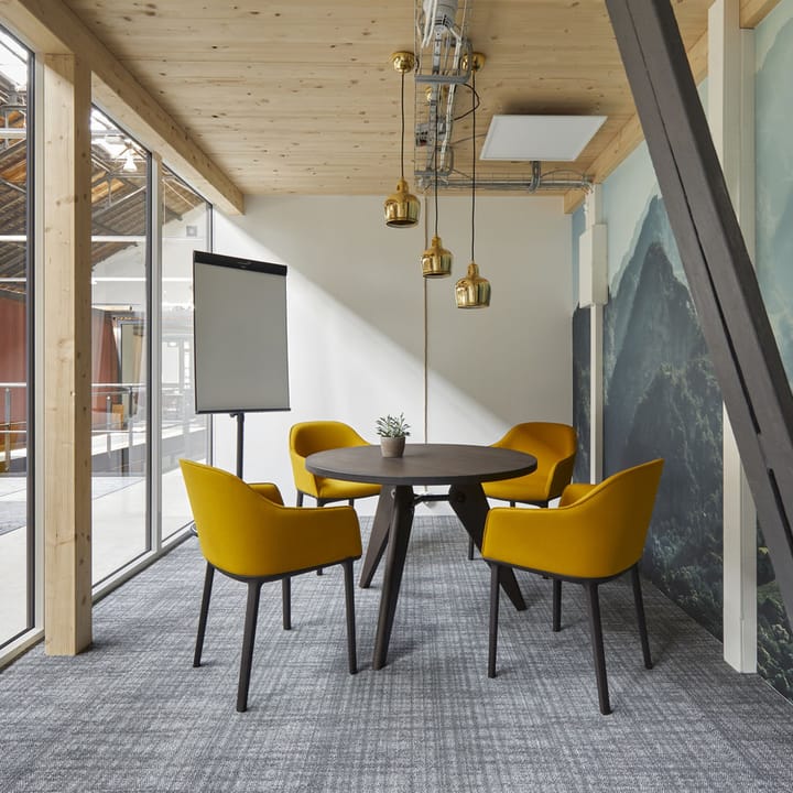 Guéridon spisebord, Oiled walnut ø90cm Vitra