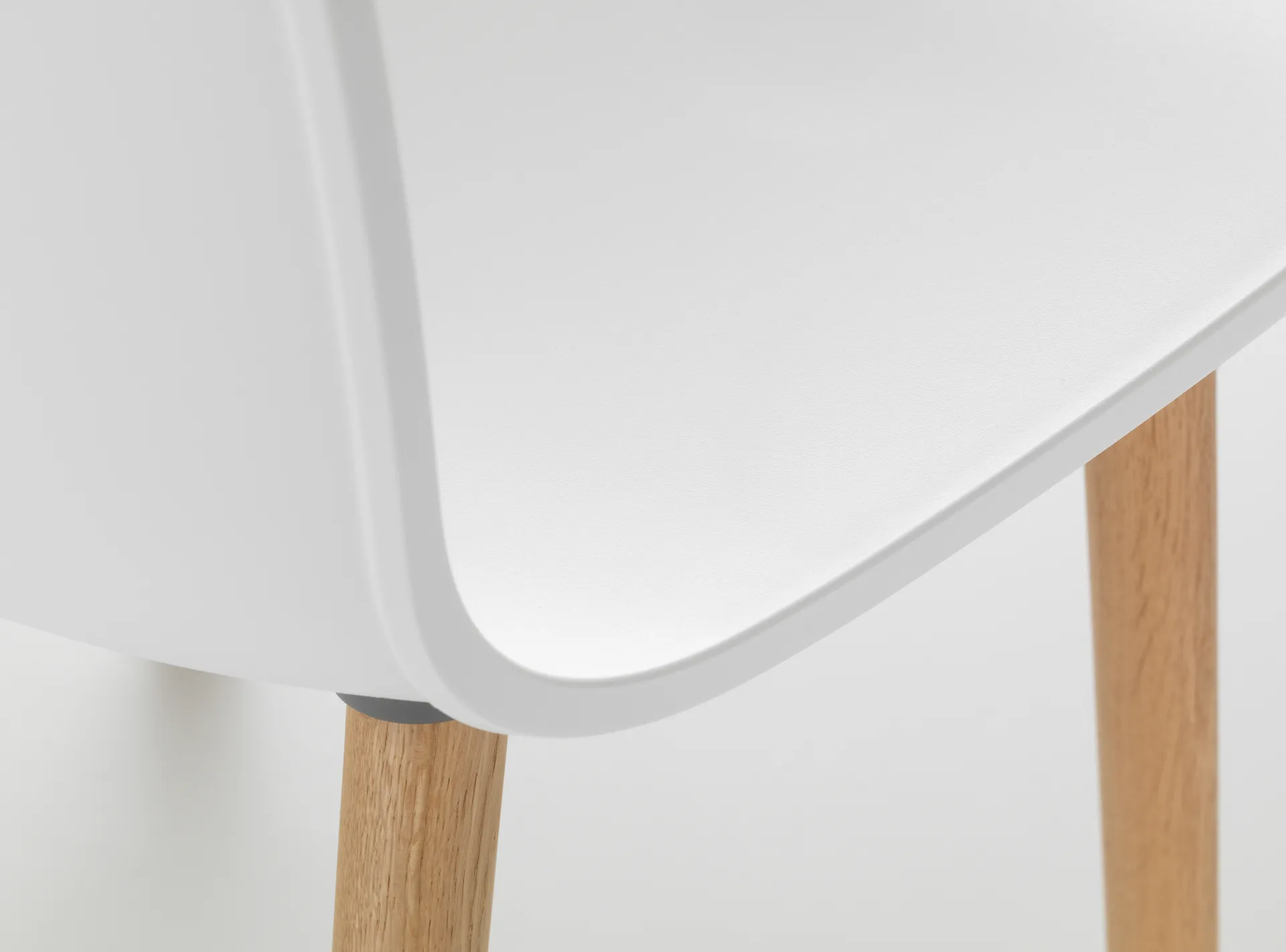 HAL RE wood stol, Cotton white-natural oak Vitra