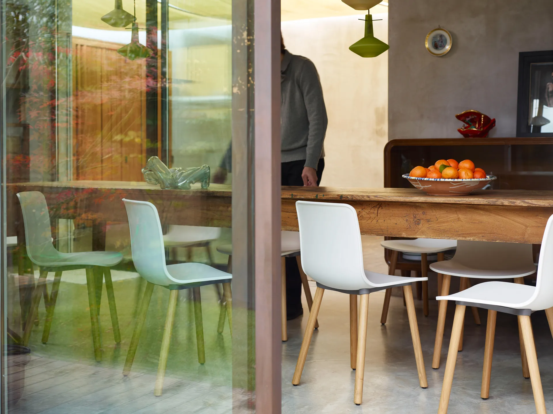 HAL RE wood stol, Cotton white-natural oak Vitra