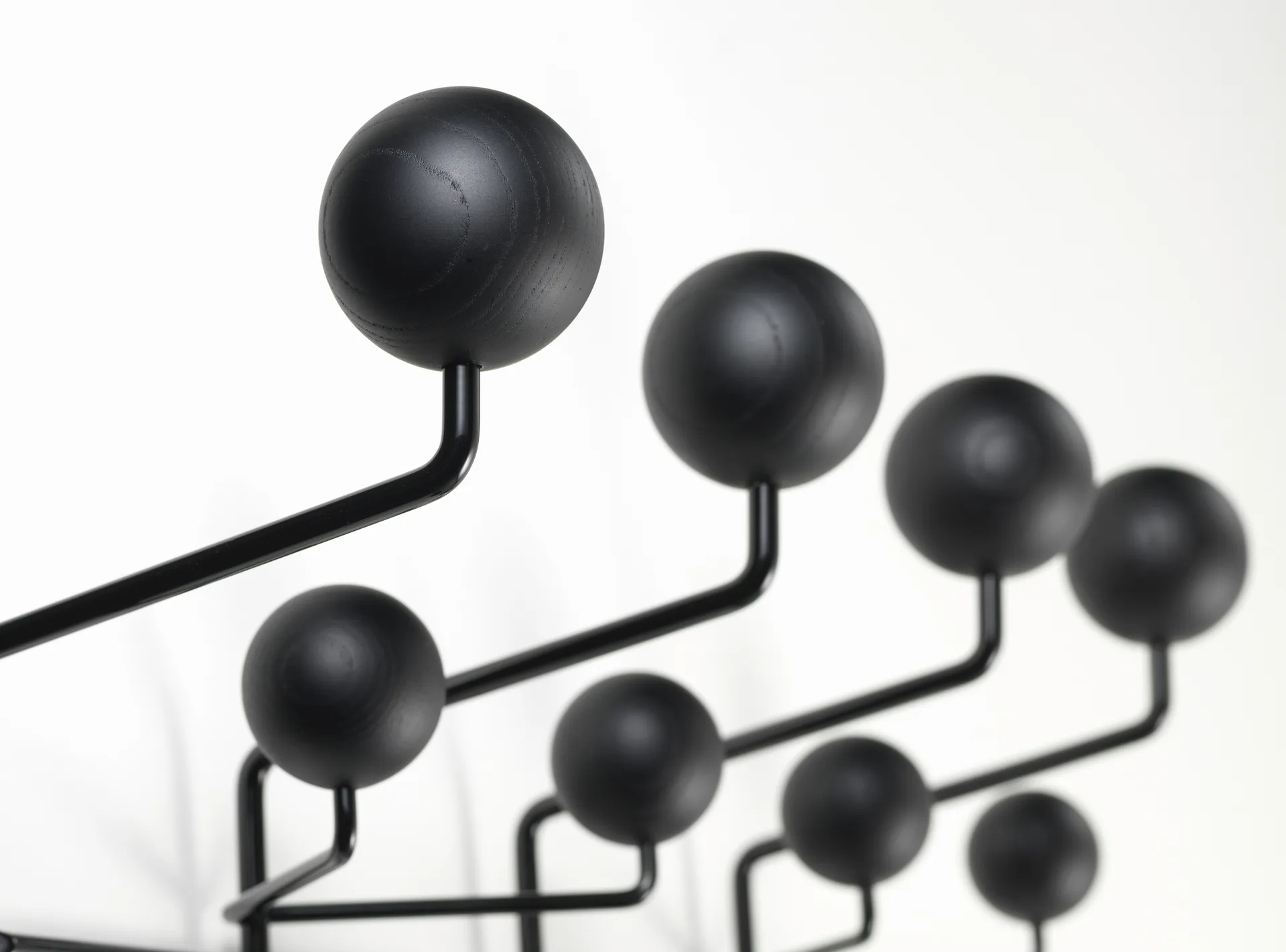 Hang It All kleshenger, Water based laquered-black ash Vitra