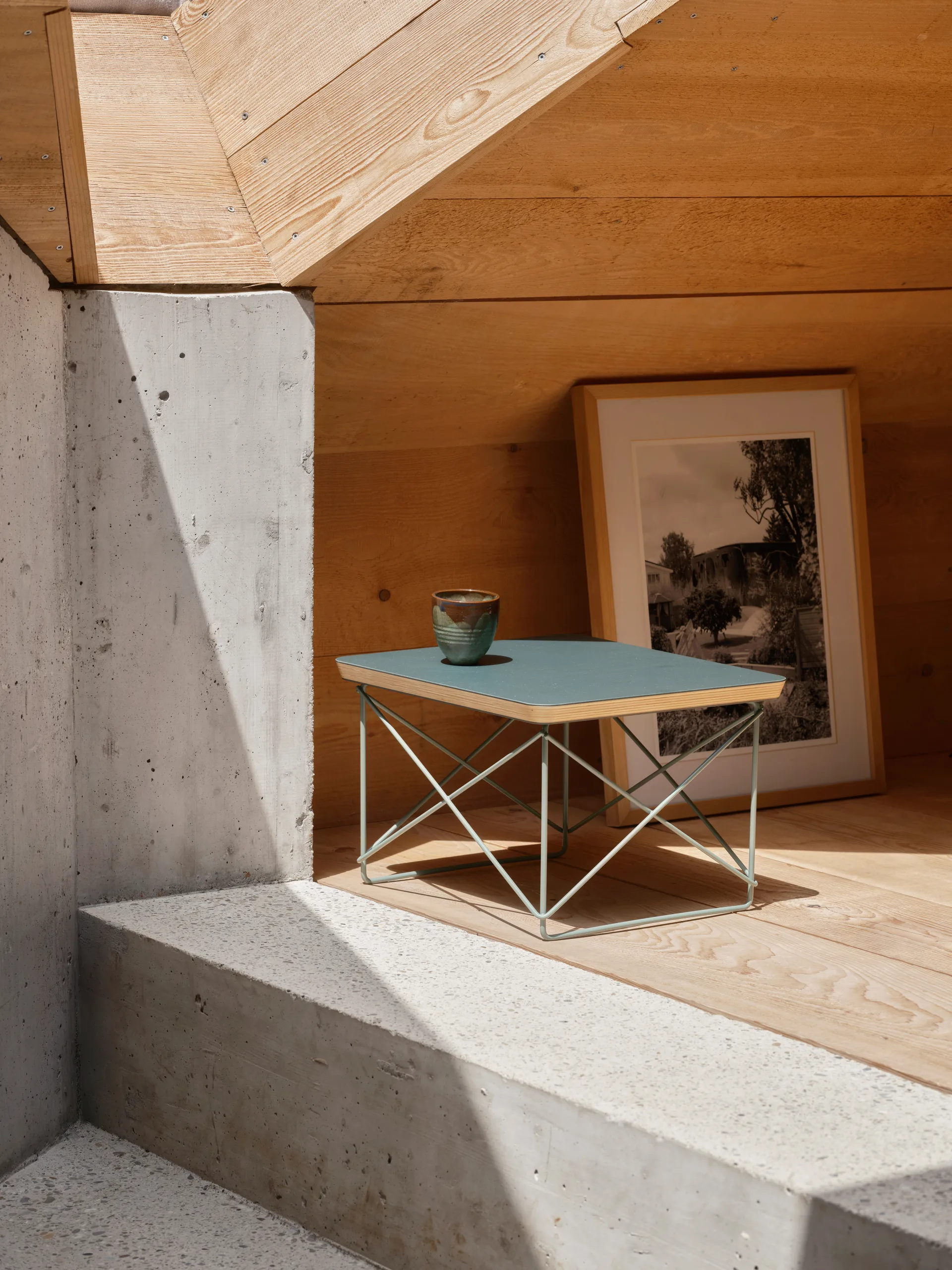 LTR occasional table sidobord, Linoleum jade-eames sea foam green Vitra