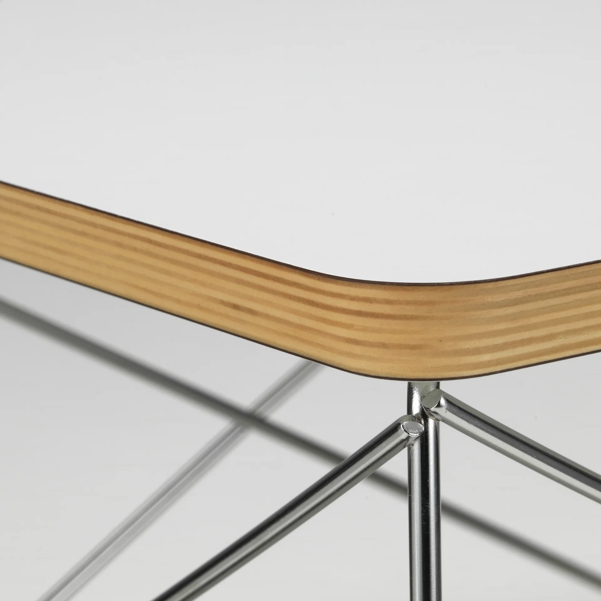 LTR occasional table sidobord, White-stainless steel Vitra