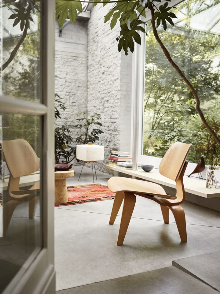 Plywood-gruppe LCW lenestol, Svartbeiset ask Vitra