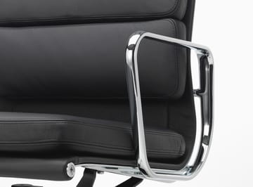 Soft Pad Chair EA 208 classic height polerat krom - Lær L50 Nero (filttupper) - Vitra