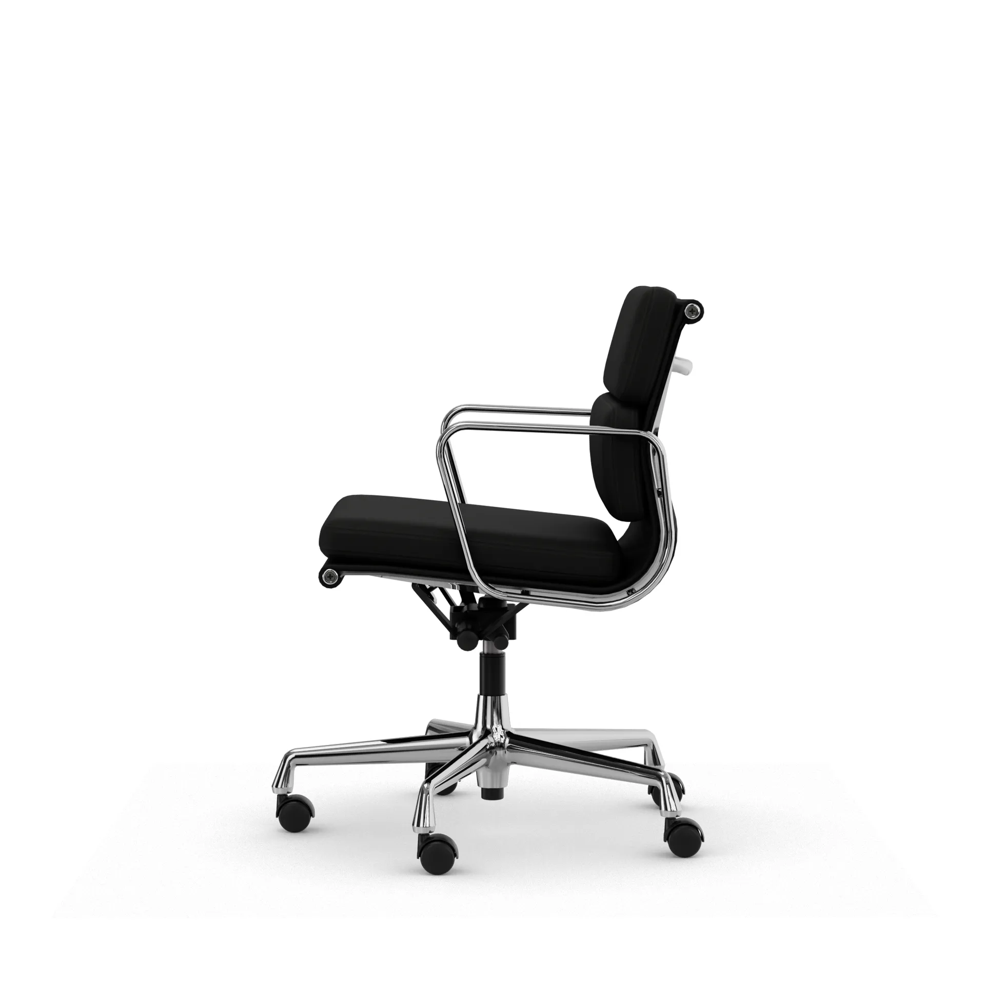 Soft Pad Chair EA 217 polert kromstativ, Lær premium F L50 Nero Vitra