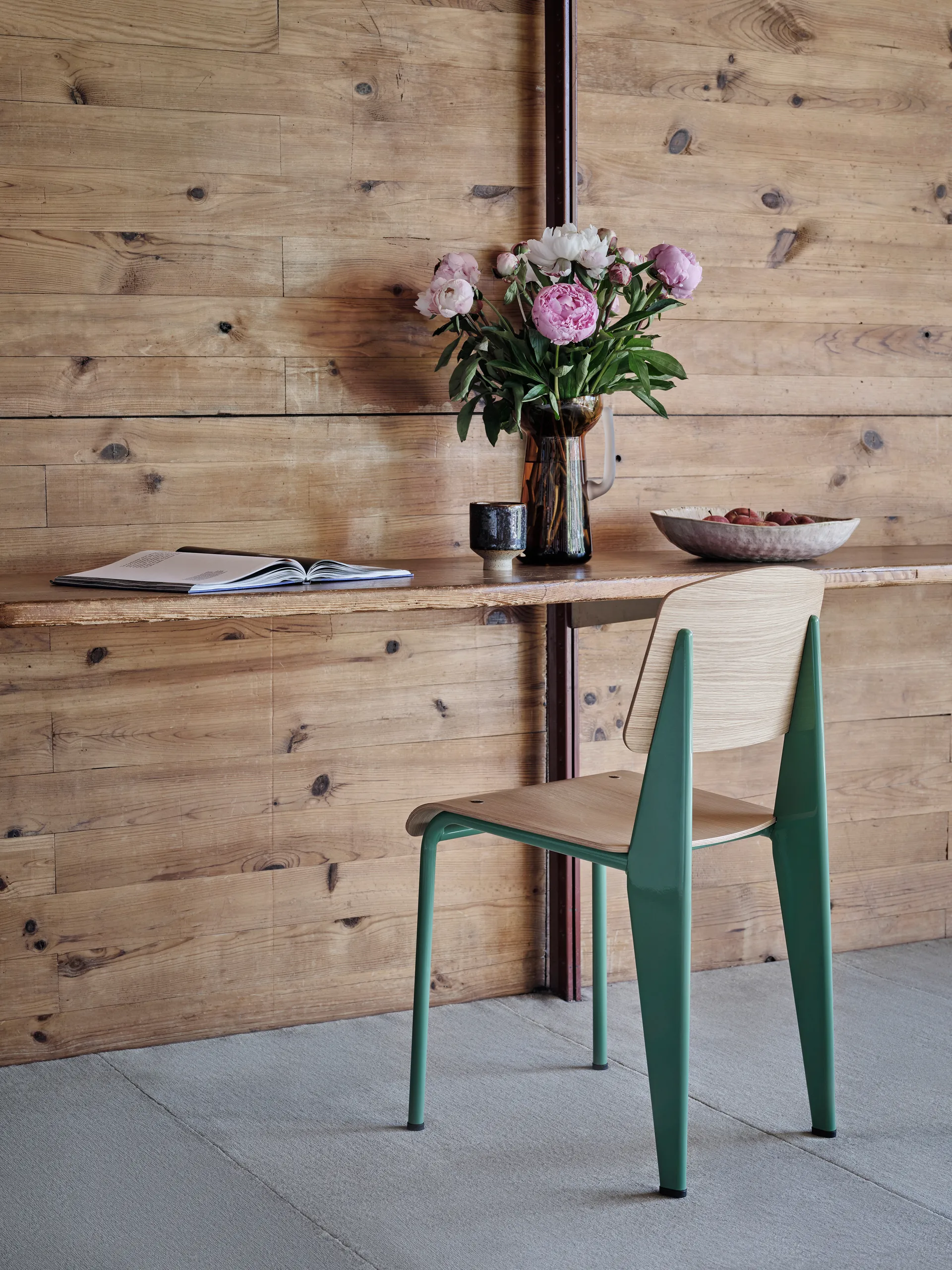 Standard stol, eik natur, prouvé gris vermeer understell Vitra