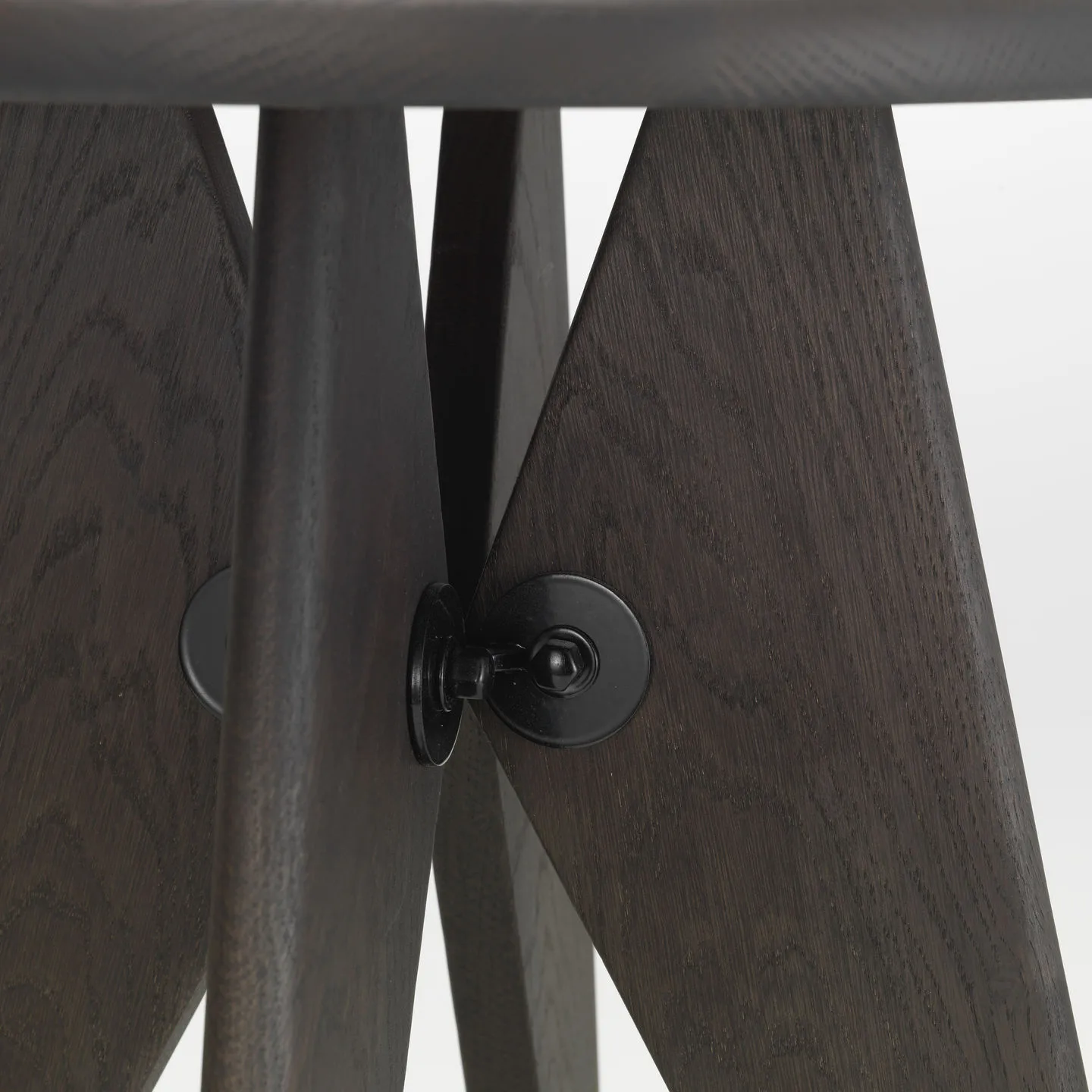 Tabouret Bois rund krakk, Dark oak, Ø35x45 cm Vitra