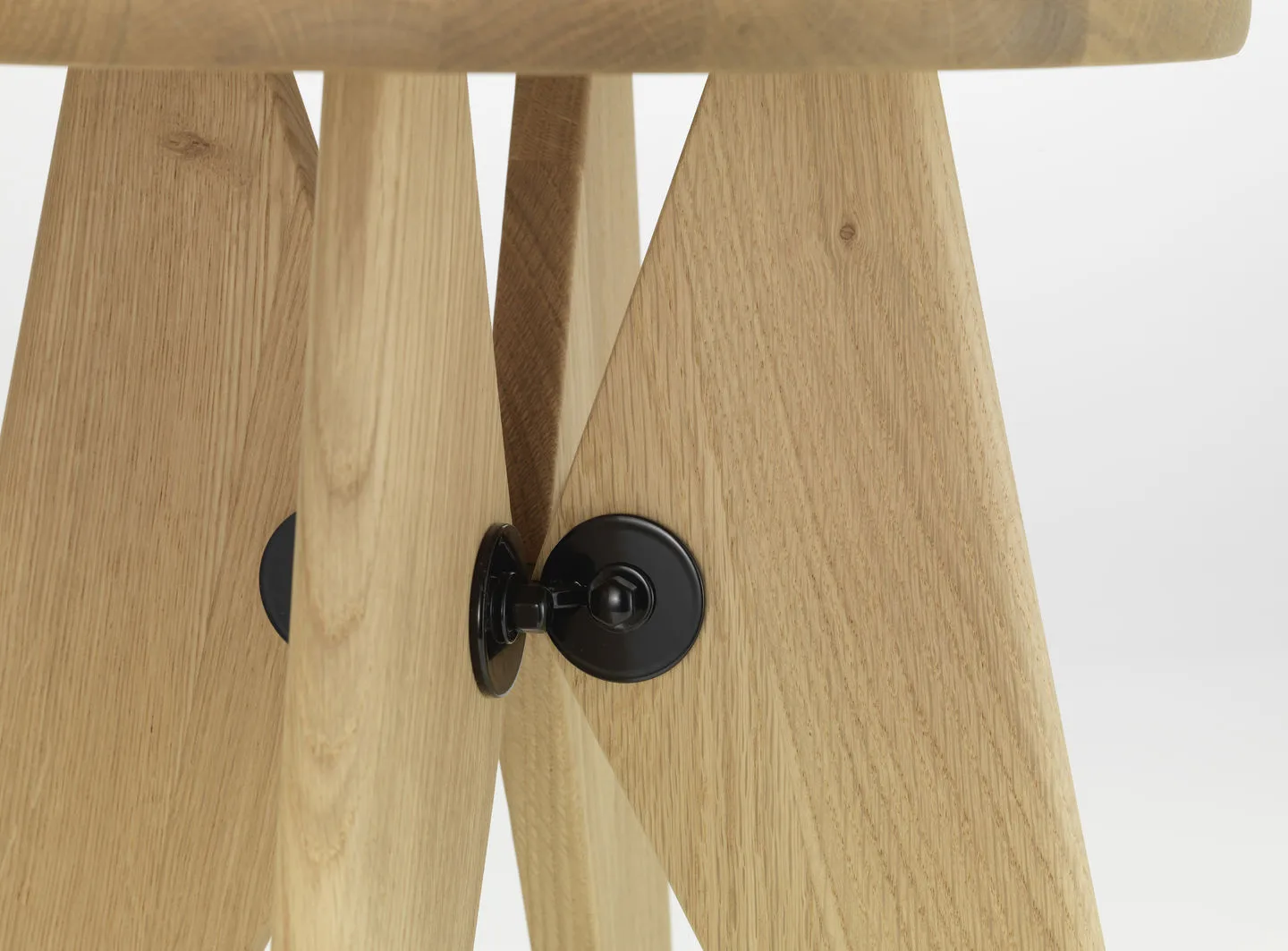Tabouret Bois rund krakk, Oiled oak, Ø35x45 cm Vitra