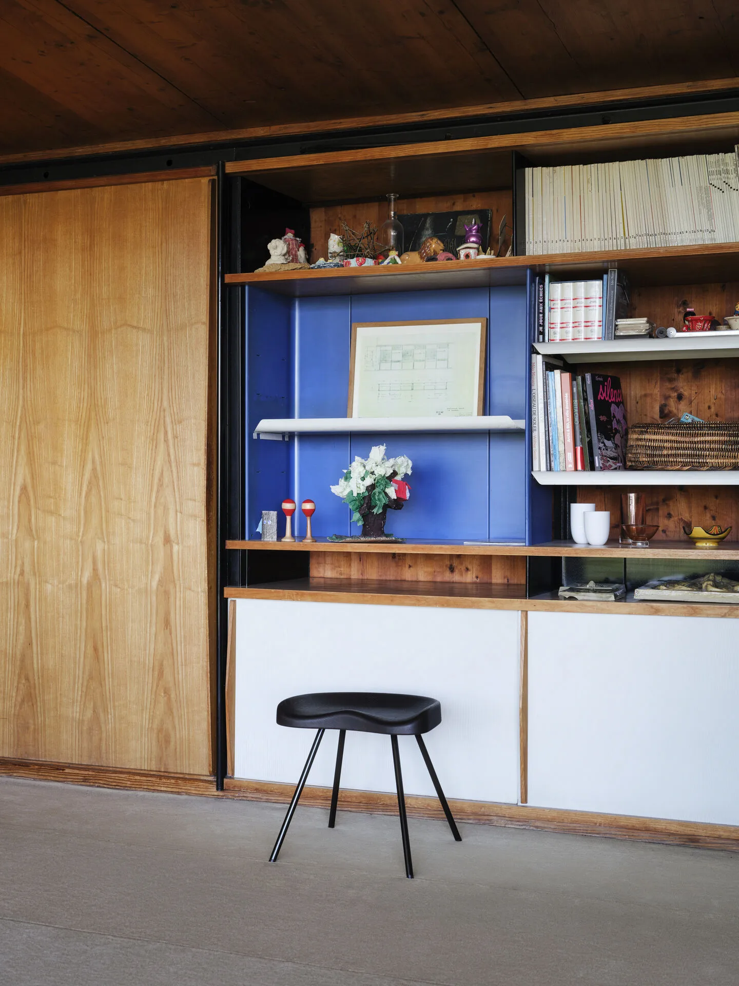 Tabouret No 307 krakk, Dark oak-Deep black Vitra