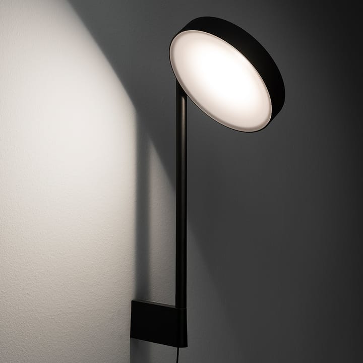 w182 Pastille br2 vegglampe, graphite black, lang arm Wästberg
