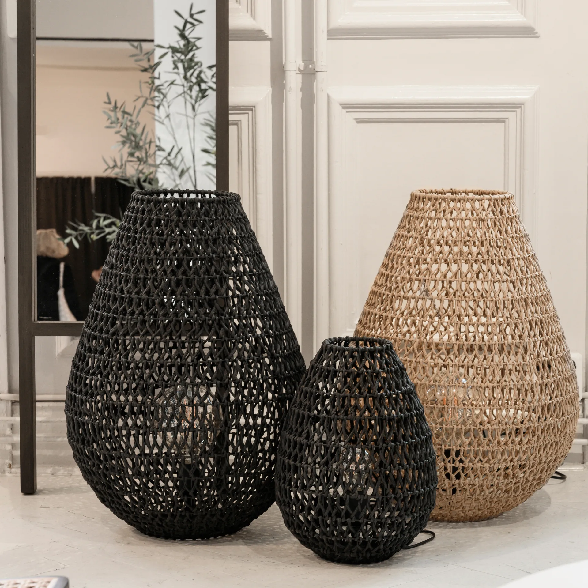 Buster bordlampe Ø27 cm, Svart Watt & Veke