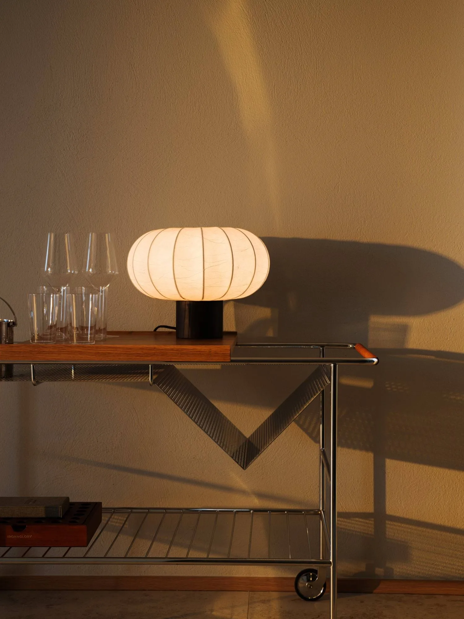 Lunari bordlampe, White-Dark ash, Ø32x24 cm Watt & Veke
