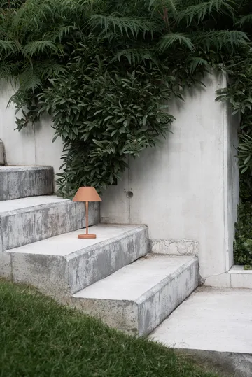 Teya bordlampe portabel - Terracotta, Ø15x26 cm - Watt & Veke