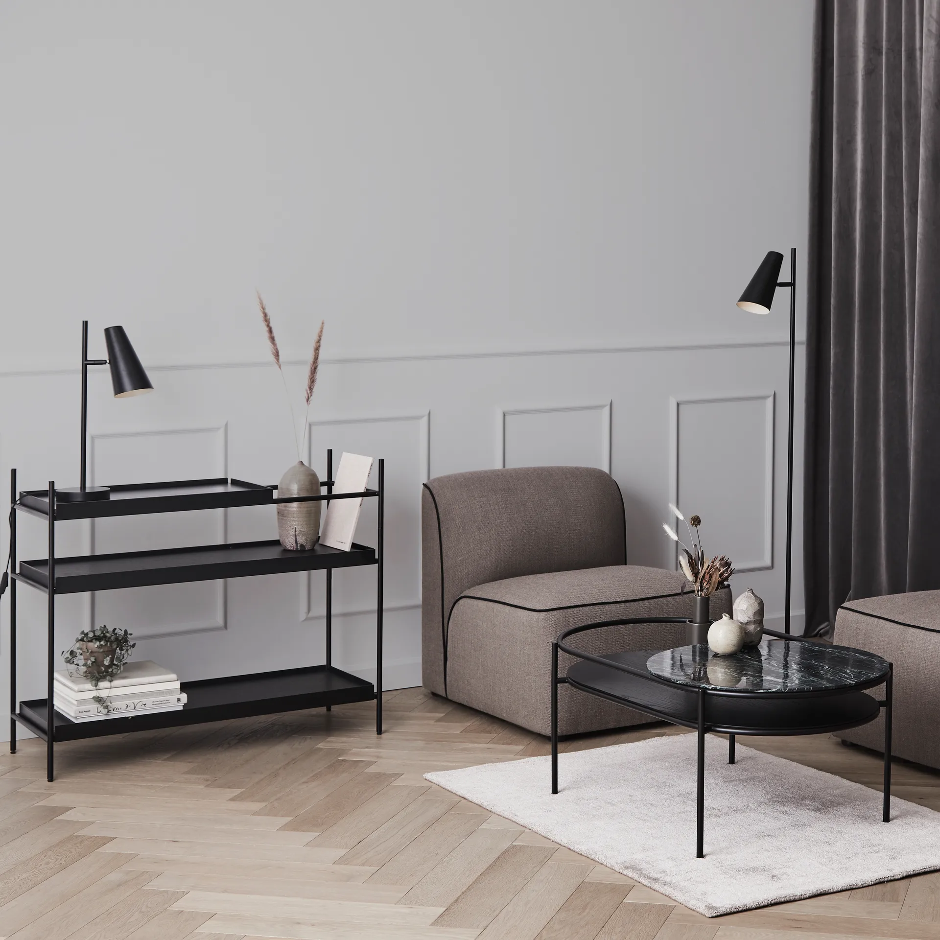 Cono bordlampe, Svart Woud