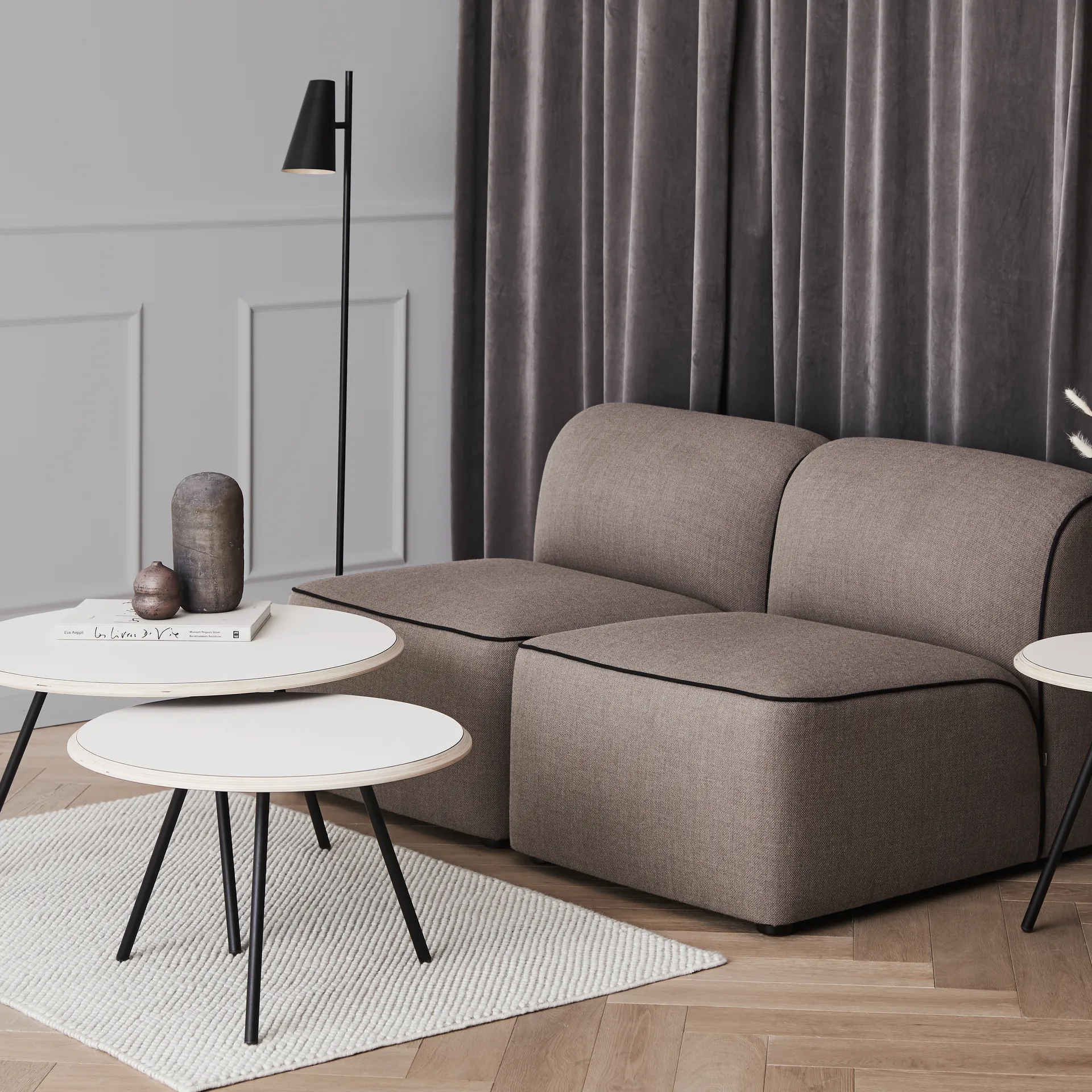 Cono stålampe, Svart Woud