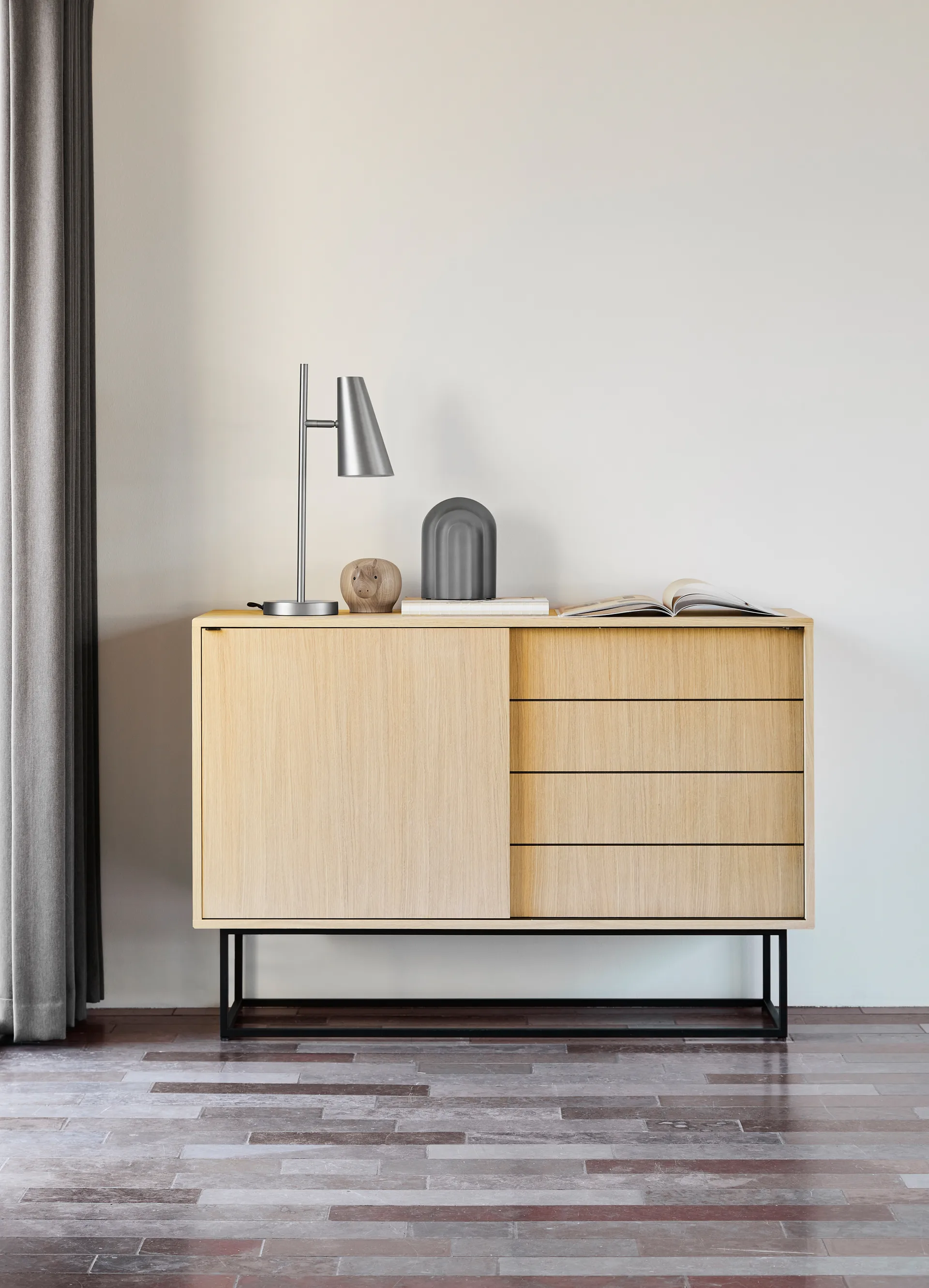 Virka sideboard, høy 120 cm, Eik Woud