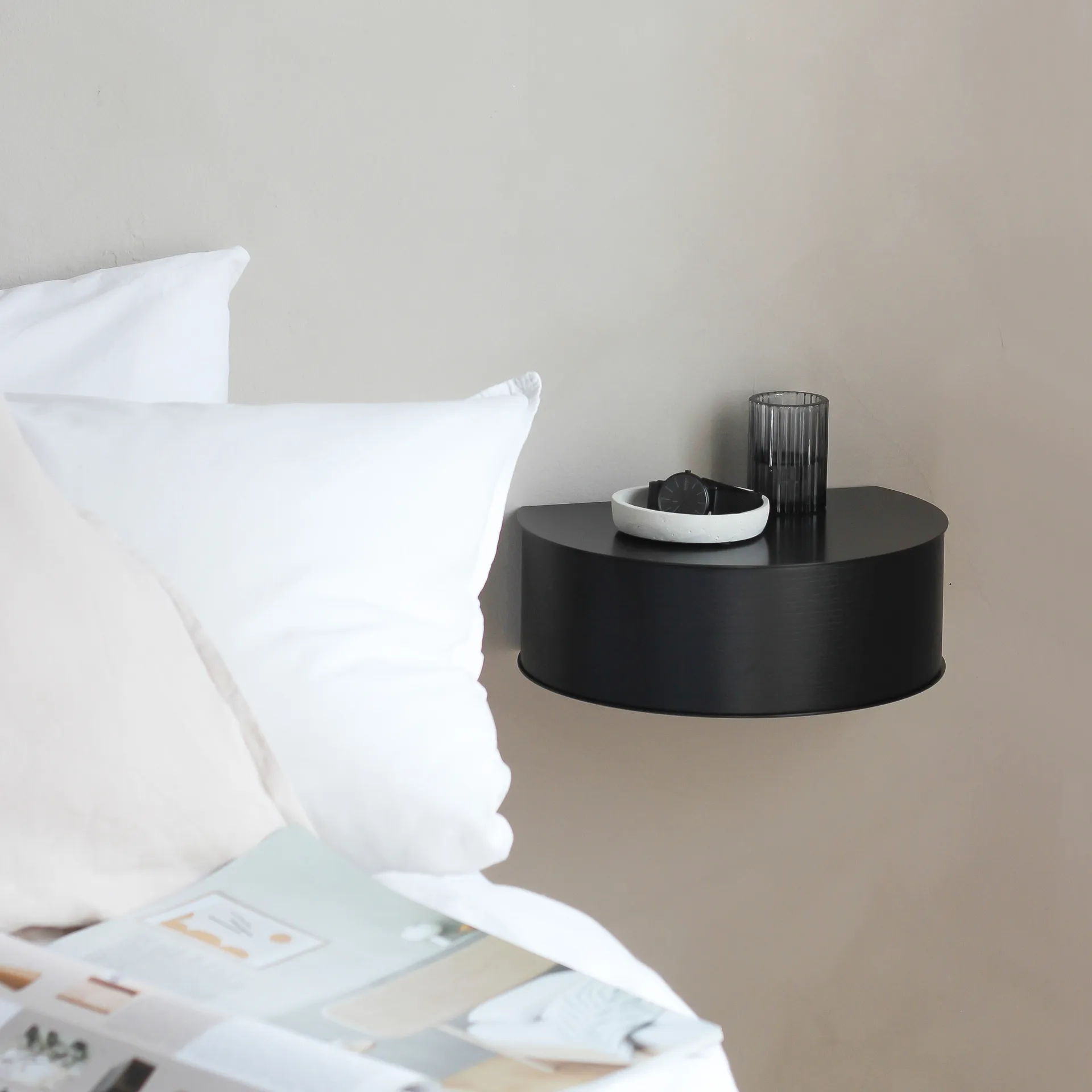 Wallie hylle, Svart Woud