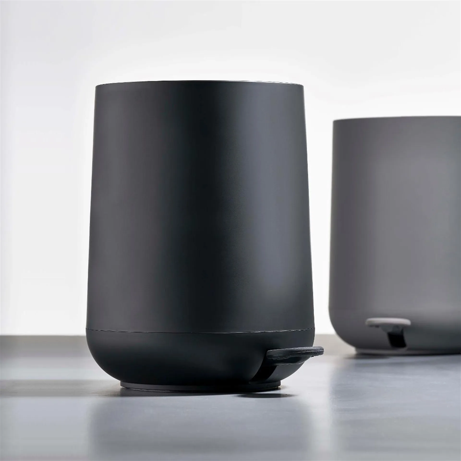 Nova pedalbøtte 5 l, svart Zone Denmark