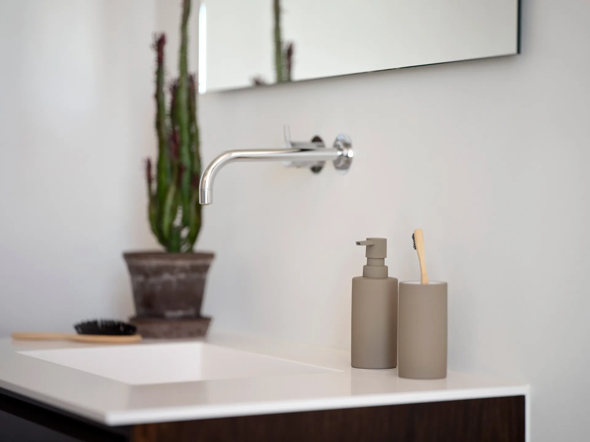 Solo tannbørstekopp, Taupe Zone Denmark