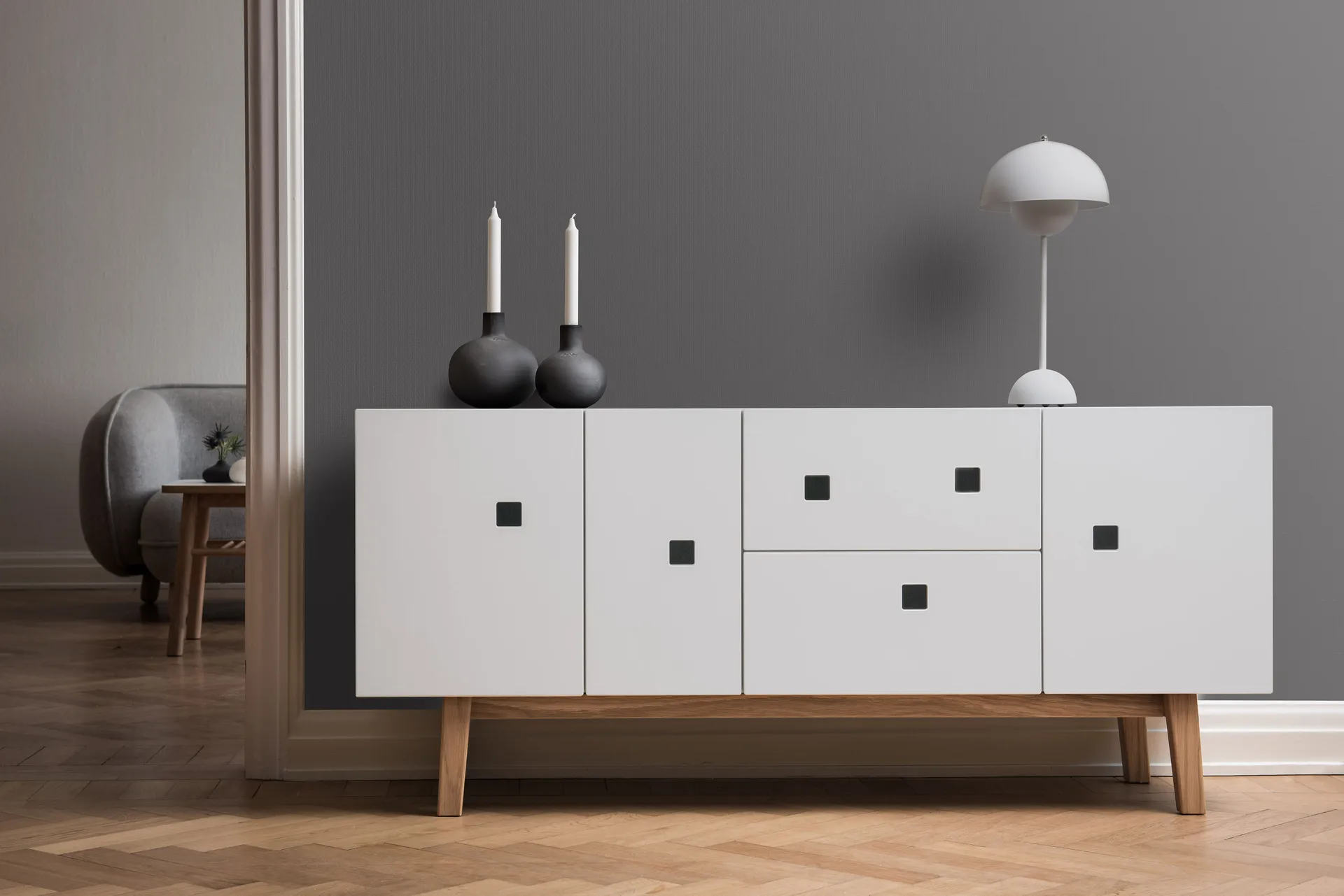 Peep M2 mediabenk, hvit, retro, eikestativ Zweed